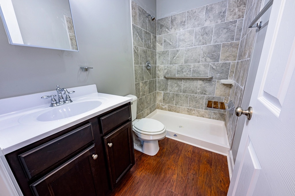 Baño moderno con mesada